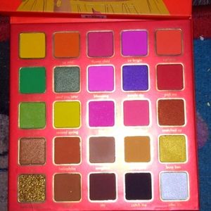 Kara beauty eyeshadow palette